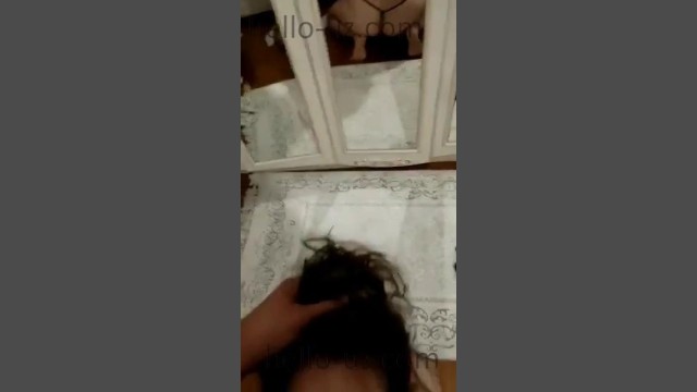 Задастая шлюха классно сосет в узбекском порно видео